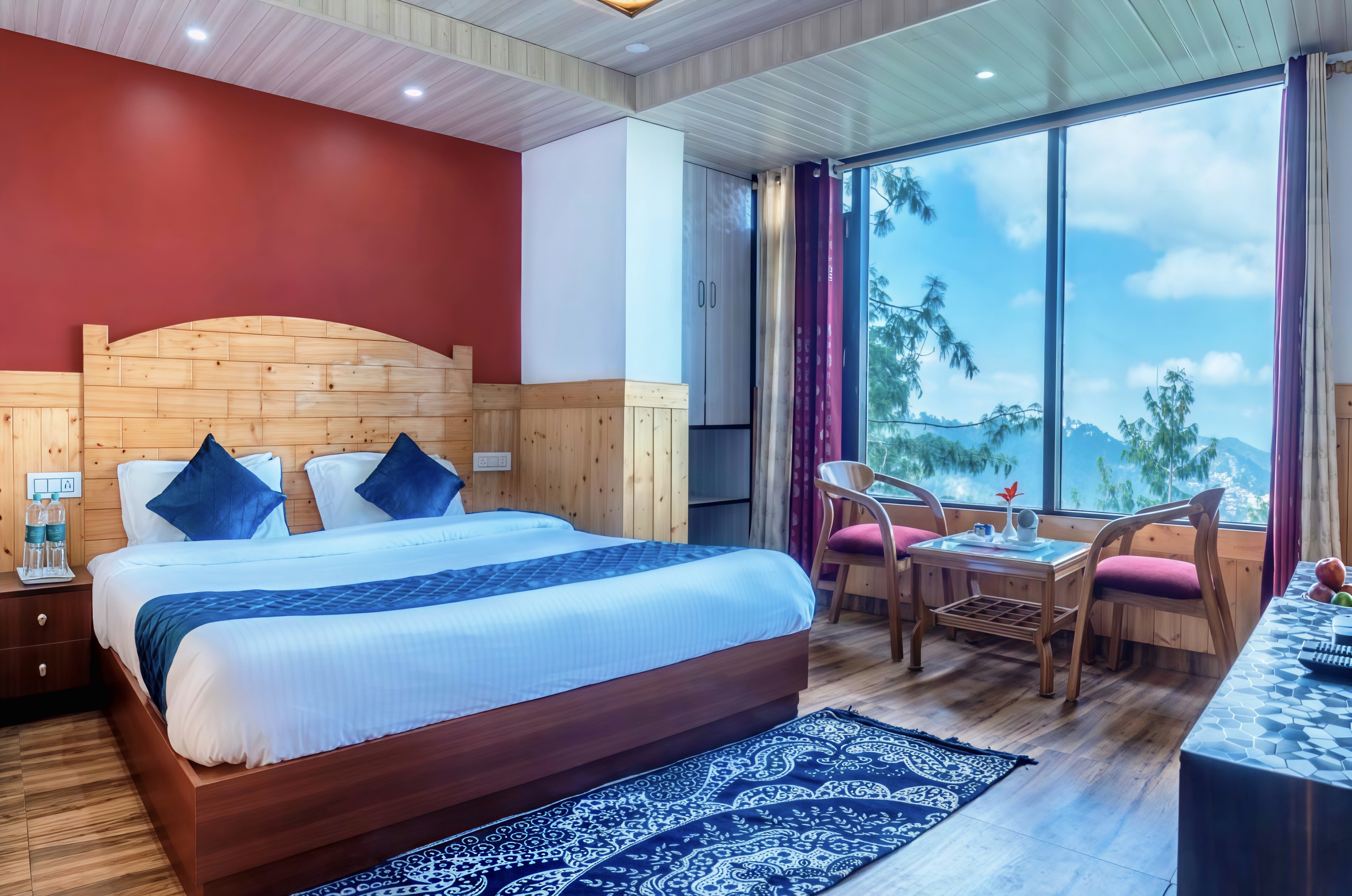 Deluxe Room with Mountain View
