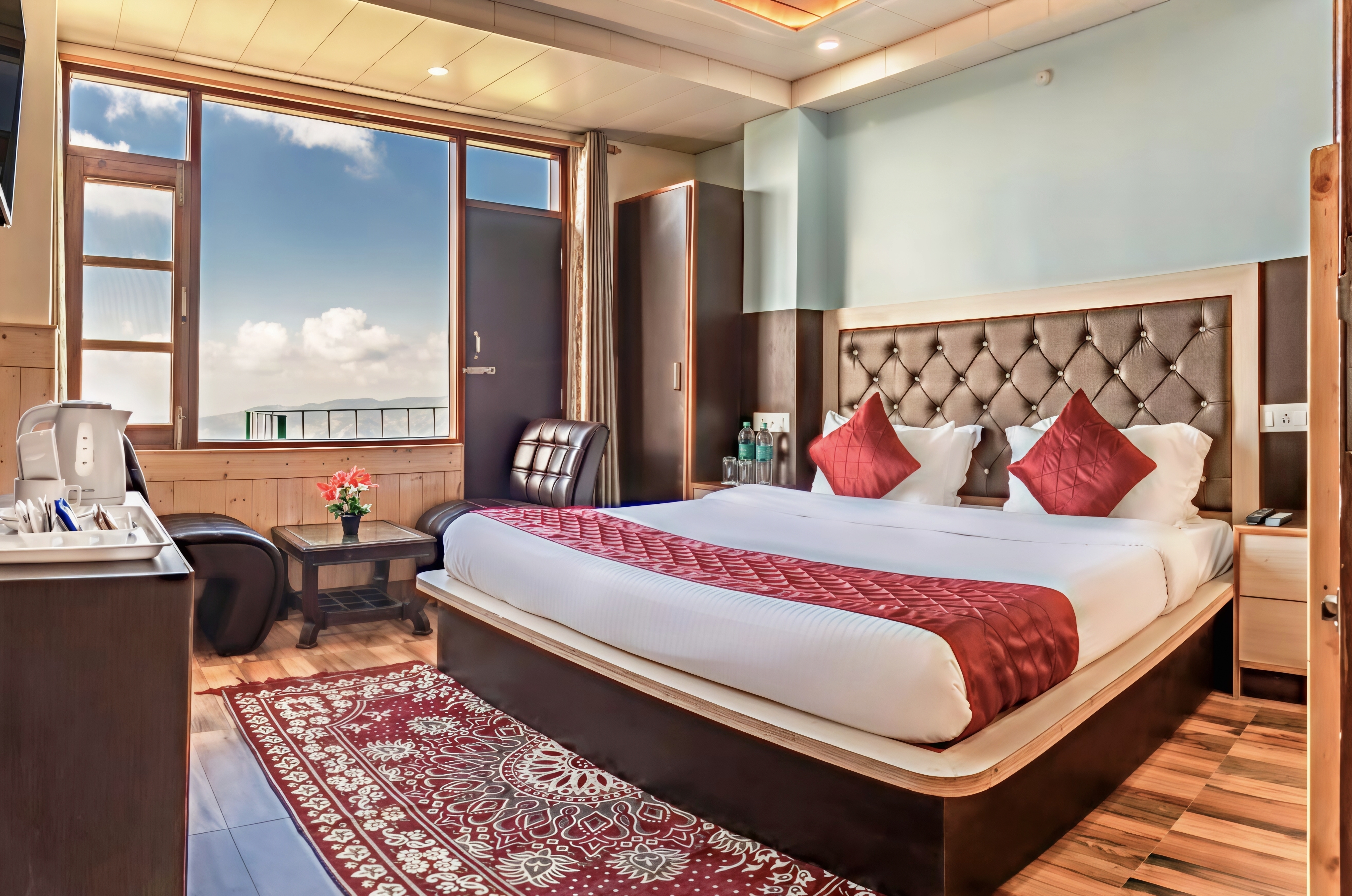 Super Deluxe Room with Balcony & Mountain View